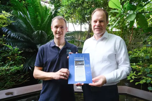 OB Dr. Stephan Keller übernimmt Patenschaft für Krokodil „Old Lady“ im Aquazoo Düsseldorf