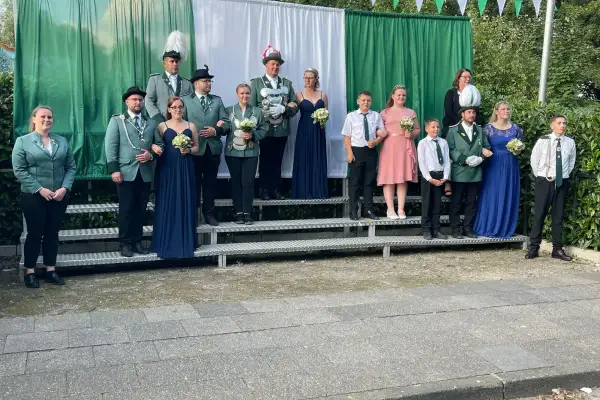 Huckingen in Feierlaune – neuer Schützenkönig ist Matthias Füsgen