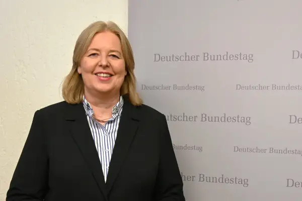 Wie Bärbel Bas ihre Aufgaben als Bundestagspräsidentin und Duisburger Abgeordnete vereint