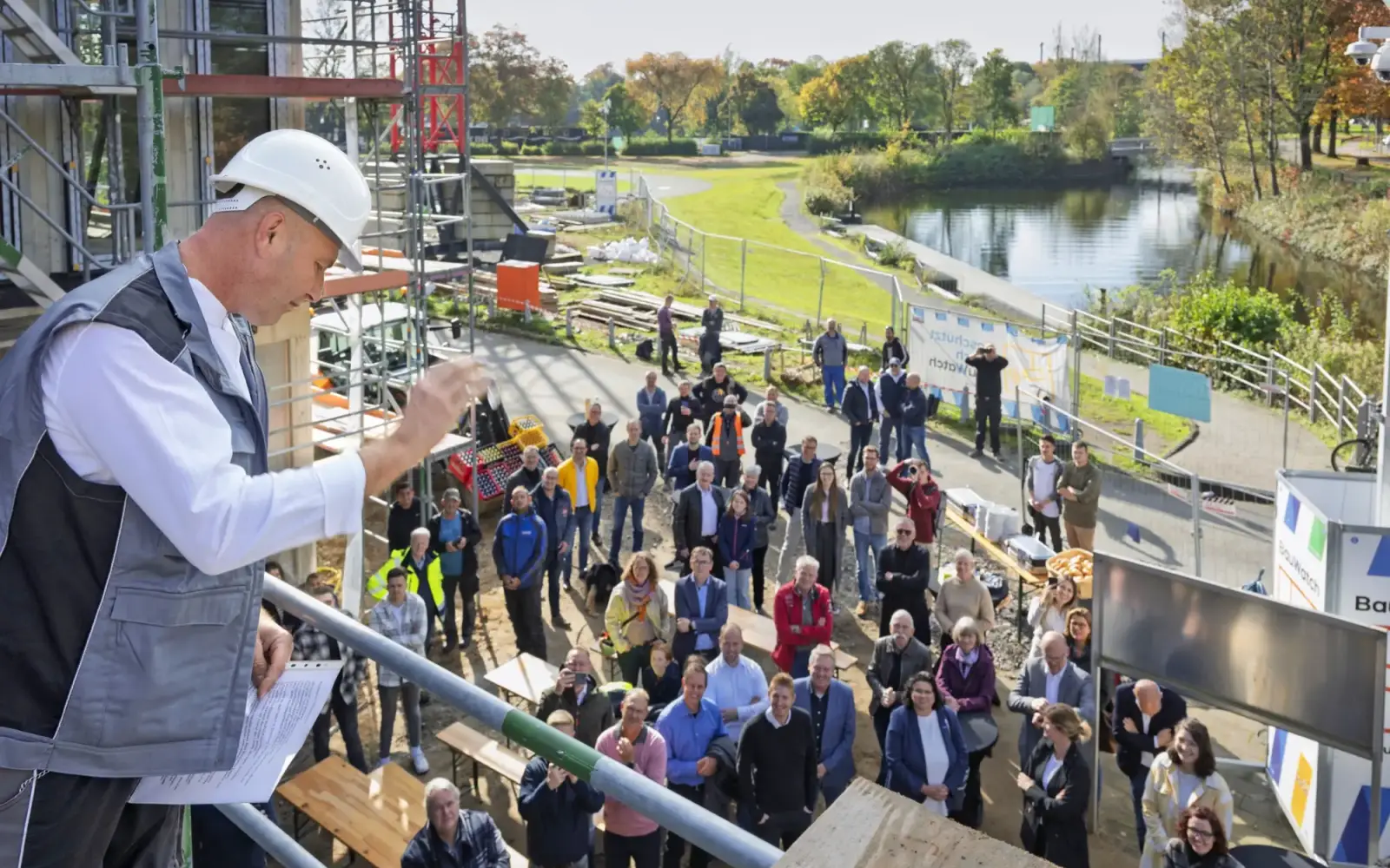 An der Regattabahn Duisburg, eine der renommiertesten Wettkampfstätten im internationalen Kanurennsport, wurde heute Richtfest gefeiert. . Foto: Ilja Höpping / Stadt Duisburg