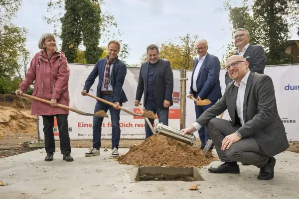 Grundstein für neue Feuer- und Rettungswache in Duisburg-Mitte gelegt