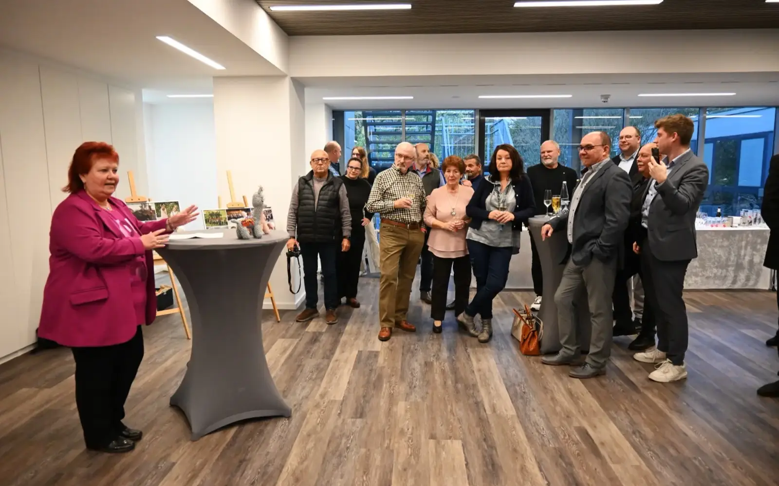 Bezirksbürgermeisterin Beate Lieske hielt die Laudationen auf zwei sehr engagierte Menschen im Bezirk Süd. Foto: sam
