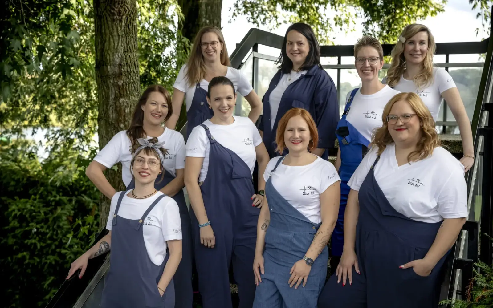 Mitglieder des Ladies' Circle 6 Ruhrpott West Duisburg. (von links) Linda Tuttlies, Melanie Westphal, Sonja Schaal, Frauke Kempken, Präsidentin Jessica Organiska, Eva-Marie Günther, Vizepräsidentin Judith van Briel, Katharina Kruse und Jasmin Biesenr