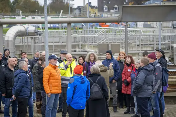 Beim Bürgerspaziergang die Abwasserwelten in Huckingen erkundet
