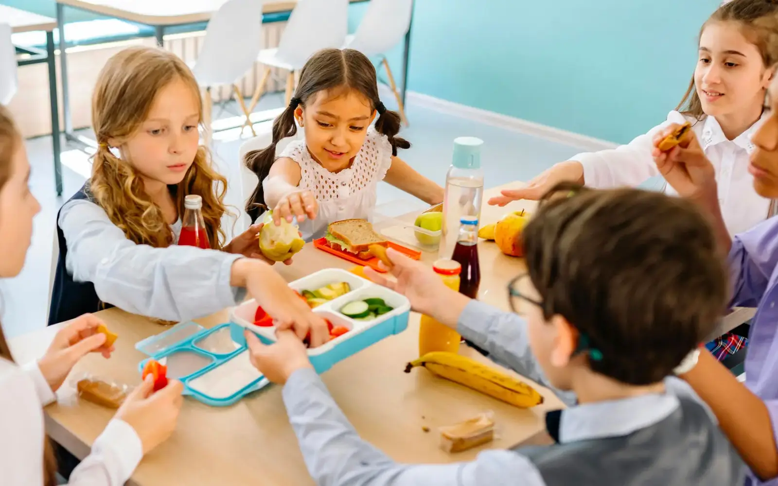 Gesunde Ernährung, Bewegung und Pausen – die Basis für ein leistungsfähiges Gehirn. Foto: Yan Krukau
