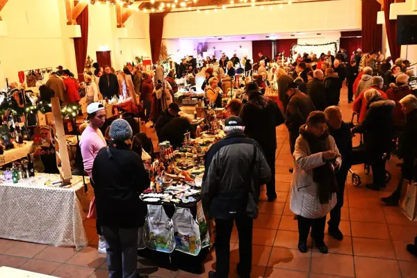 Bummeln bei jedem Wetter: Weihnachtsmarkt in Huckingen