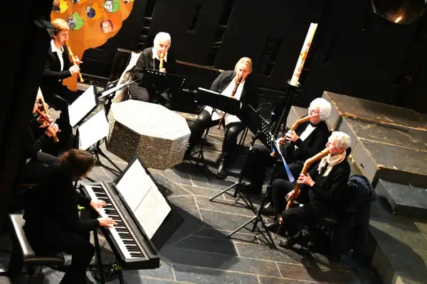 Advents- und Weihnachtsmusik erklang in Großenbaum