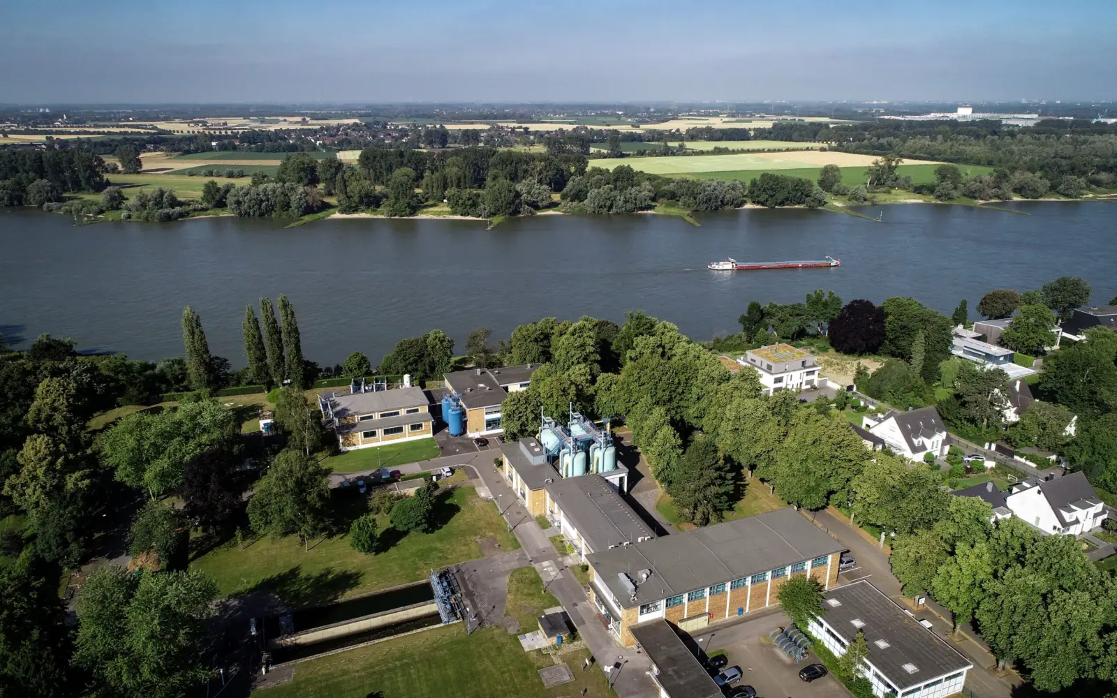 Die Führung für Familien startet im Wasserwerk Wittlaer. Foto: Daniel Tomczak/DVV