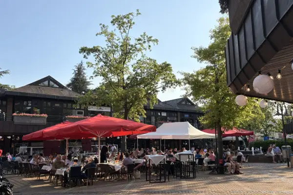 Ausstellung und Straßenfest würdigen Wandel vom Streitobjekt zum Lieblingsplatz