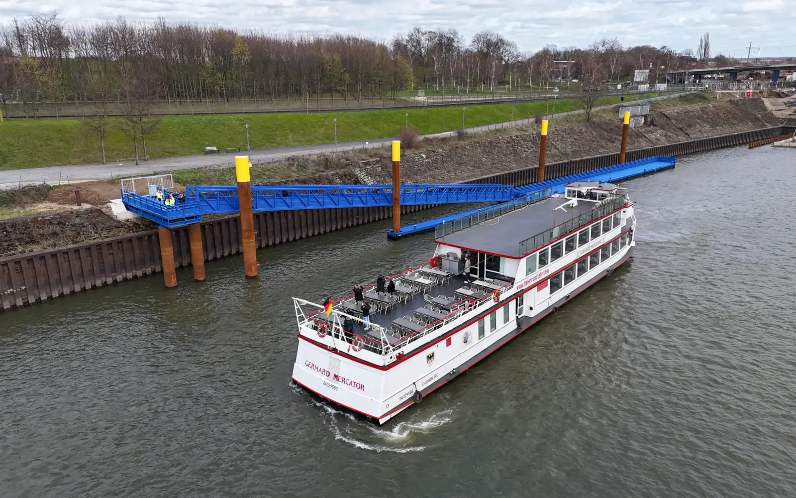 Zur IGA 2027 können die Besucher den RheinPark in Duisburg auch über den Rhein erreichen. Foto: Nikolay Dimitrov/Wirtschaftsbetriebe Duisburg