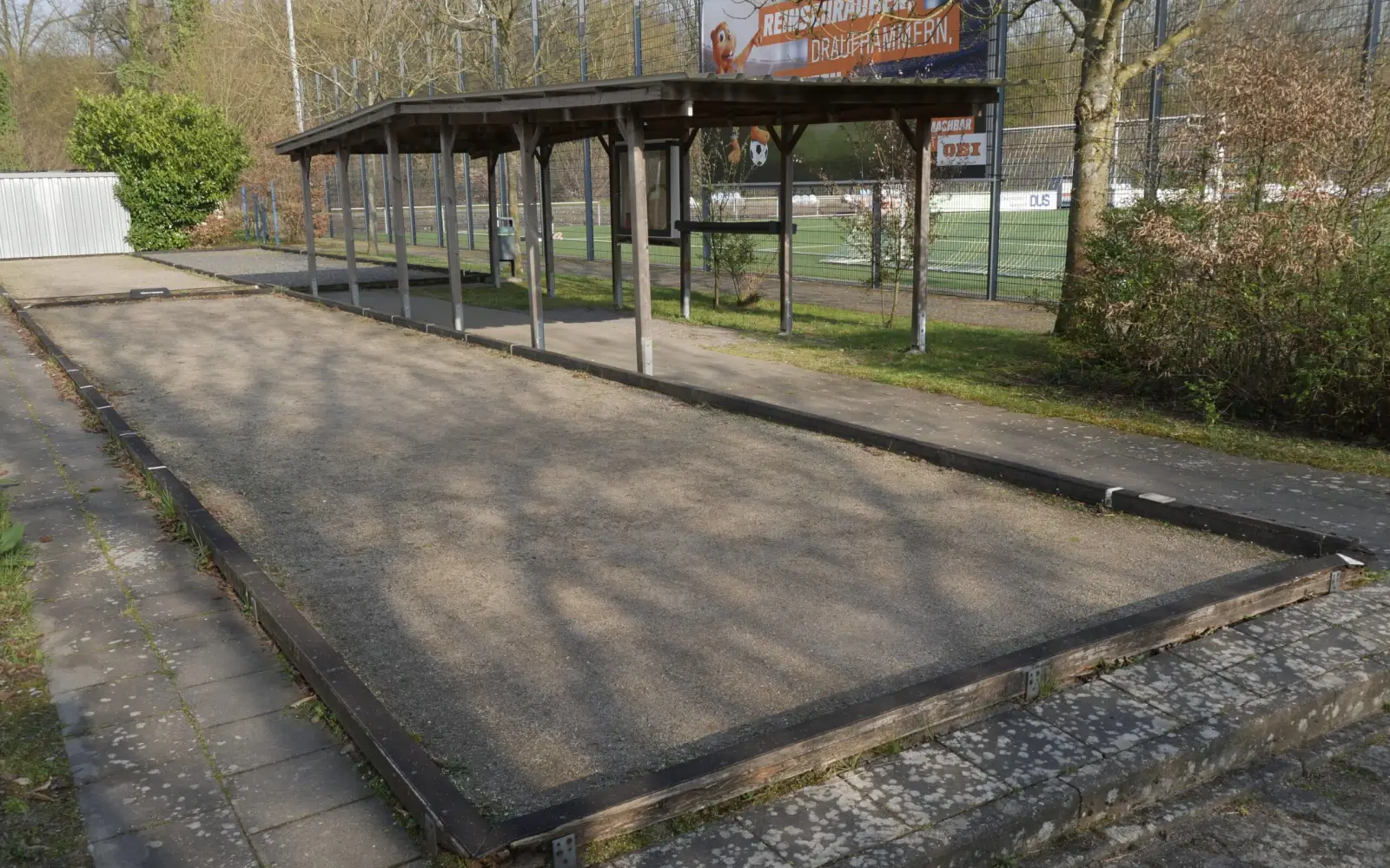 Eine Überdachung sorgt im Sommer für Schatten. Foto: cj