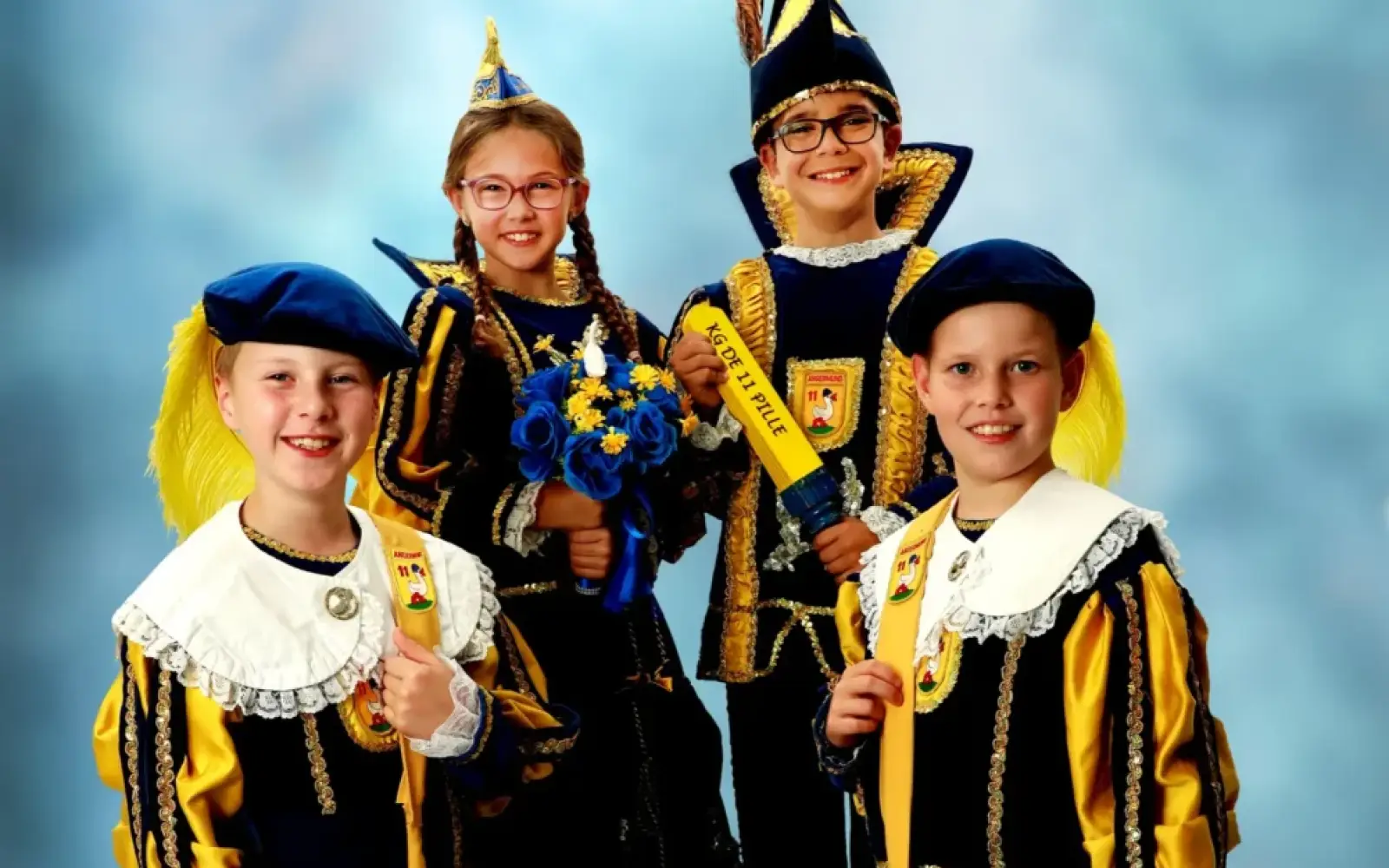 Die Kindercrew der KG „De 11 Pille“ Angermund mit Prinz Alex I., Venetia Toni I. und den Pagen Tim und Jonathan eröffnet die Session. Foto: De 11 Pille