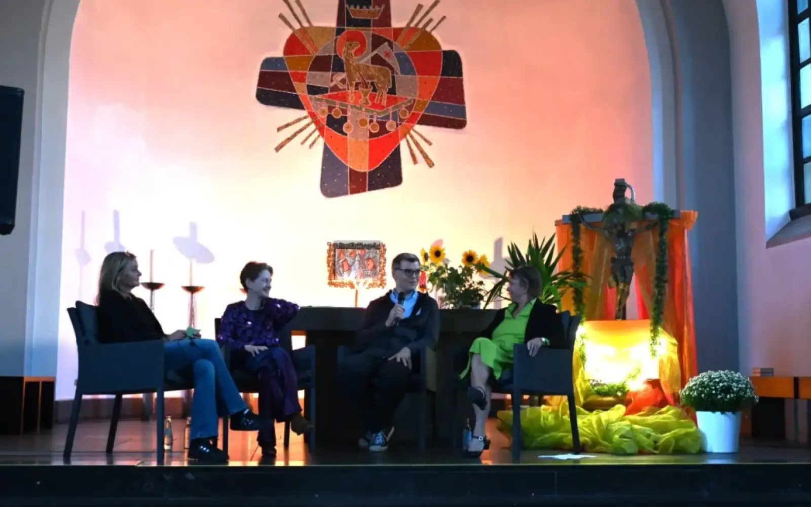 Interessante Impulse kamen aus der Talkrunde, die Carmen Kaiser, Dr. Ulrike Brenning, Alexander Hartmann und Andrea Wagner-Bahr bestritten. Foto: sam