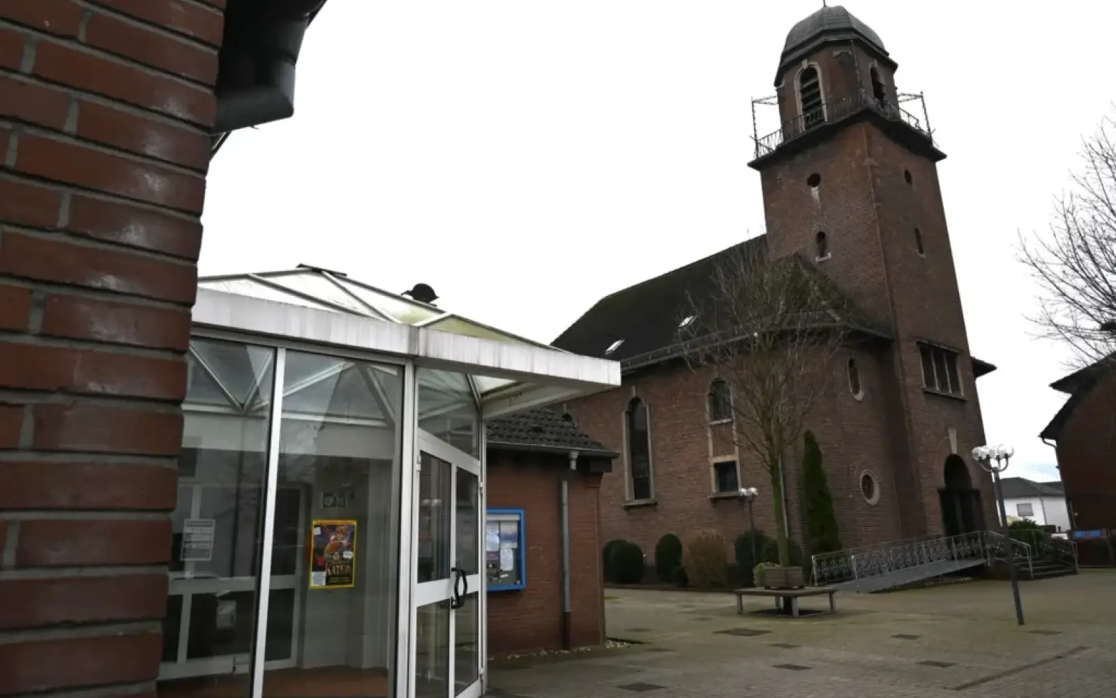 Kirche in Serm. Foto: sam