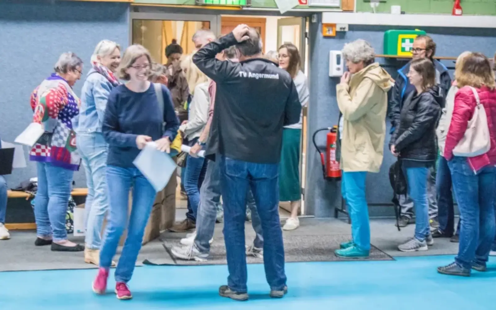 Das hatte es seit Jahren nicht mehr gegeben, Wartezeiten am Eingang, damit die Mitglieder alle registriert werden konnten, Foto: vj