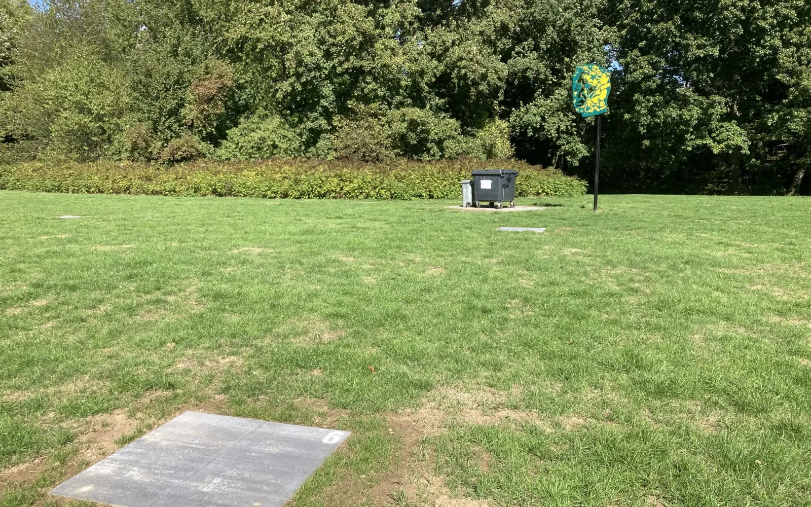 Die neu eingerichtete Grillfläche befindet sich in der Nähe des Mehrgenerationenspielplatzes und des Biergartens. Foto: sam