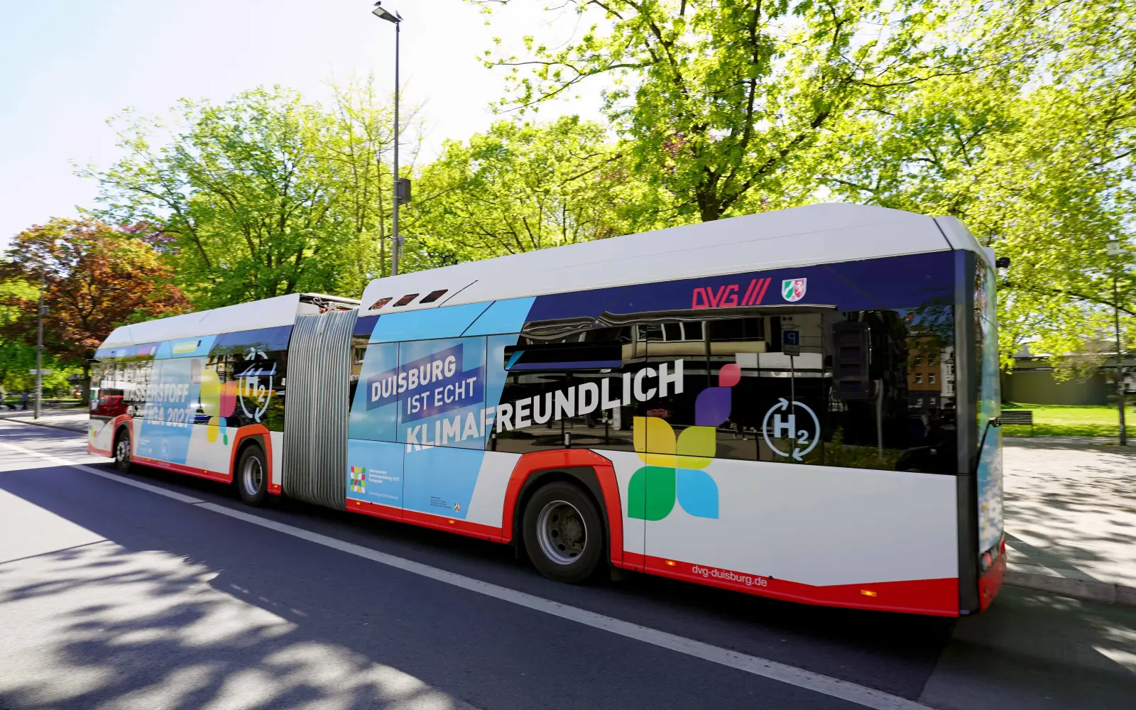 Im Busnetz der DVG ändern sich ab Mittwoch, 2. September, Fahrzeiten und mehrere Haltestellennamen. Das Archivbild zeigt einen Wasserstoffbus der DVG im Duisburger Stadtgebiet (Symbolbild). Foto: Duisburger Verkehrsgesellschaft AG
