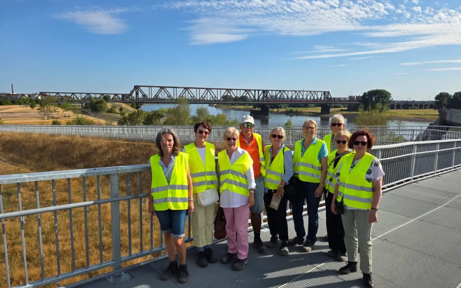 Mitglieder der Frauen Union der CDU Duisburg informierten sich auf der IGA-Baustelle am Duisburger Rheinufer über den Stand der Arbeiten. Foto: privat
