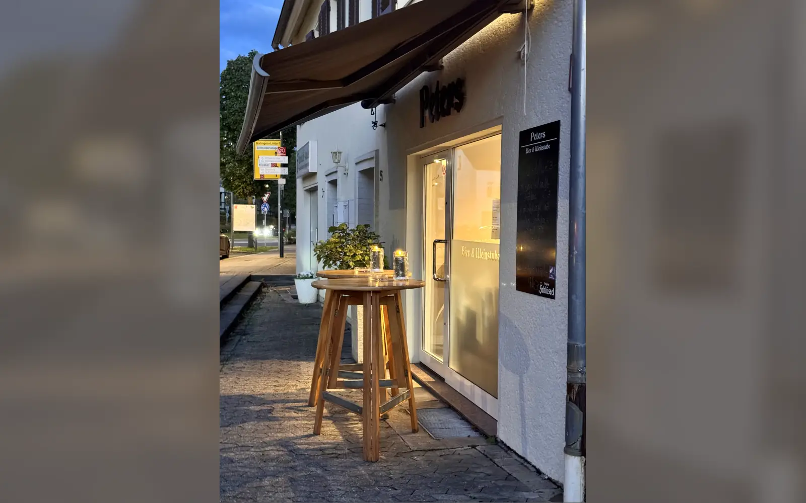 Der Eingang der Bier- und Weinstube liegt direkt am Angermunder Kreisverkehr. Foto: Olivia Schulz