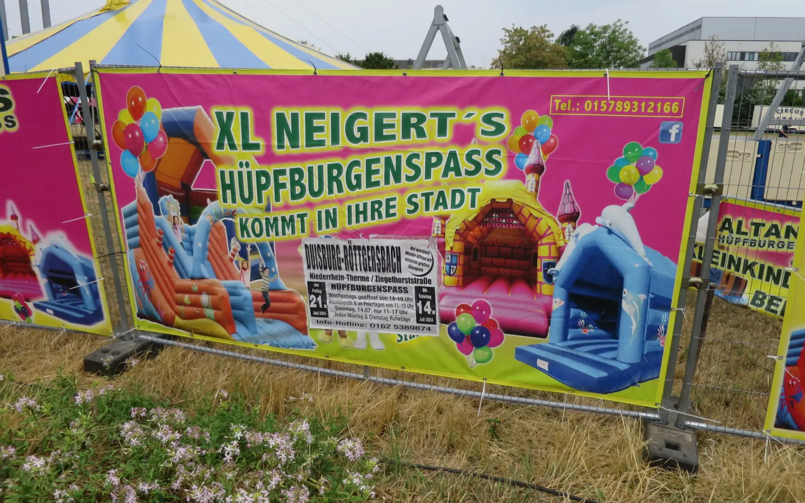Zur Hüpfburgenlandschaft gehören 25 verschiedene Hüpfburgen unter Überdachungen. Foto: hs