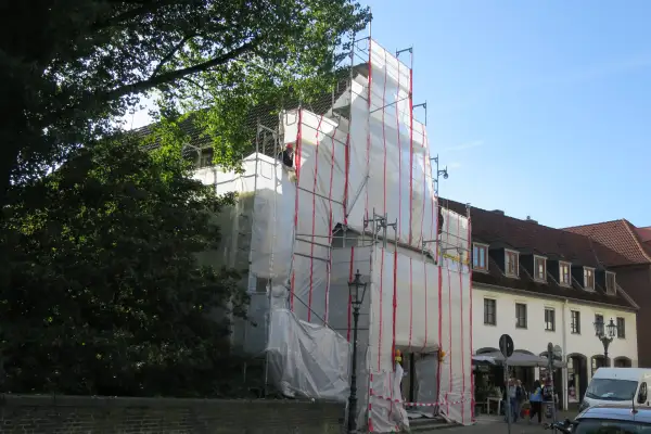 Der verhüllte Bunker in Kaiserswerth