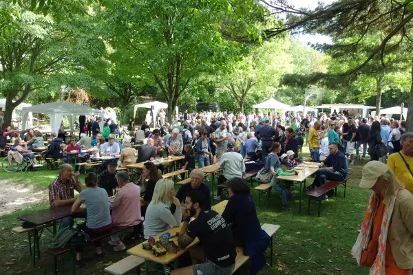 In Lohausen wird im Lantz'schen Park wieder das Parkfest gefeiert
