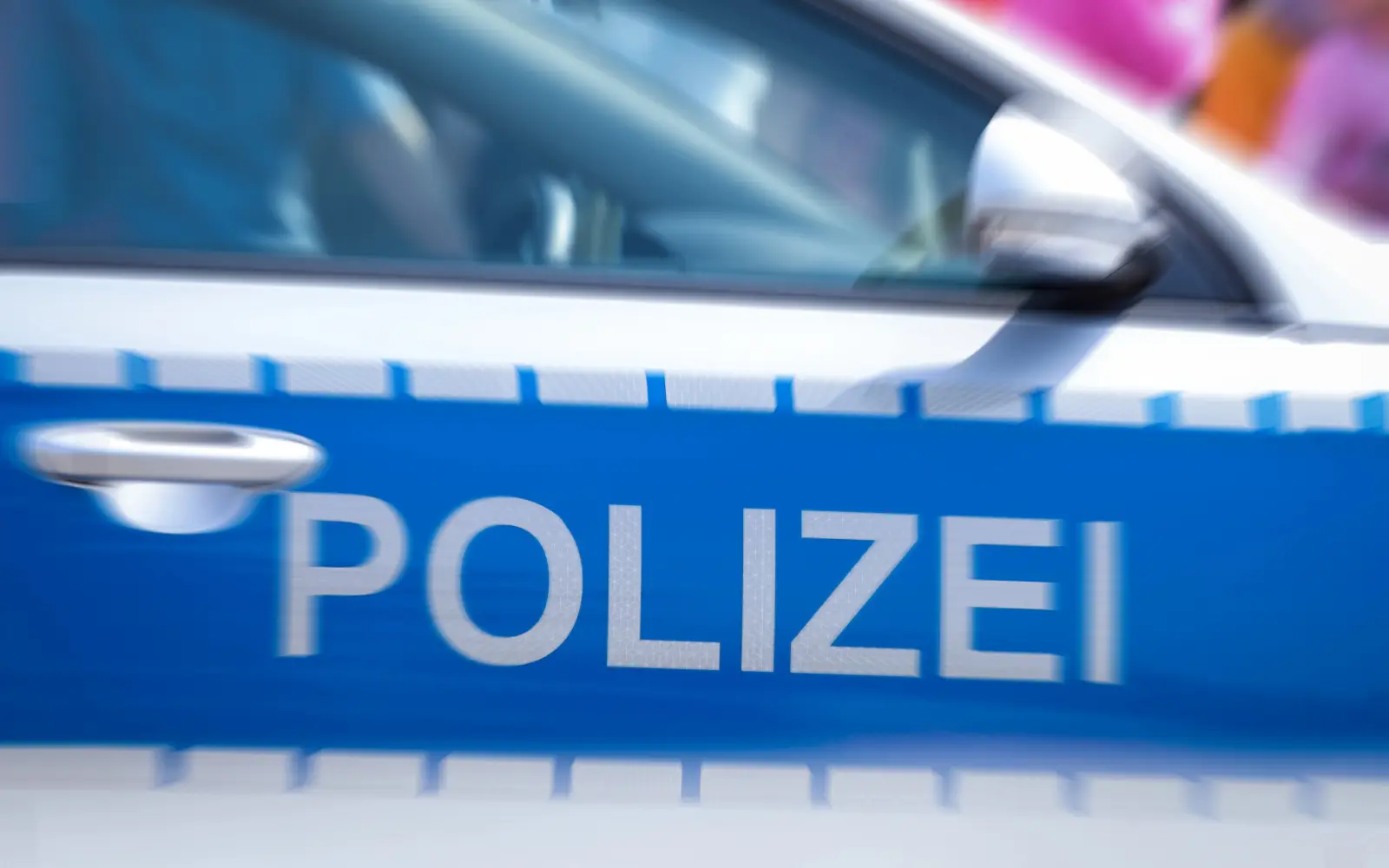 An der Kreuzung Angermunder Straße und Zur Kaffeehött in Rahm sind ein Motorradfahrer und seine Mitfahrerin verletzt worden (Symbolbild). Foto: Joerg Huettenhoelscher/Depositphotos