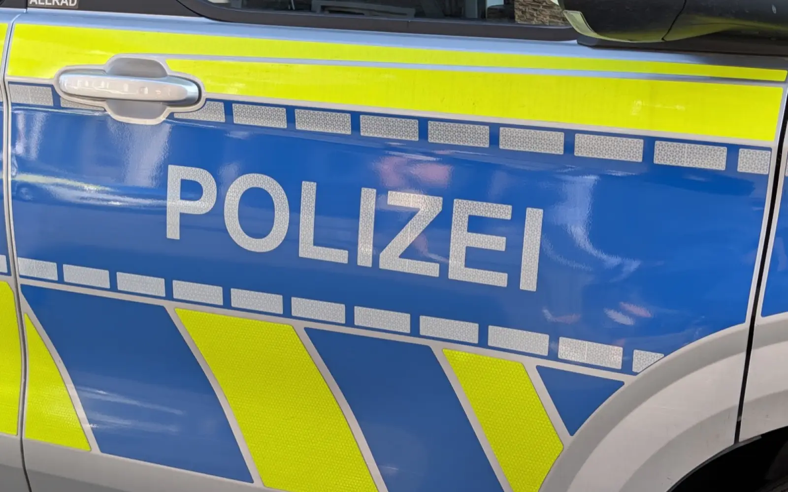 Nach zwei Vorfällen in den Duschräumen eines Sportvereins am Druchter Weg in Rahm suchen die Ermittler des Kriminalkommissariats 15 Zeugen. (Symbolbild)