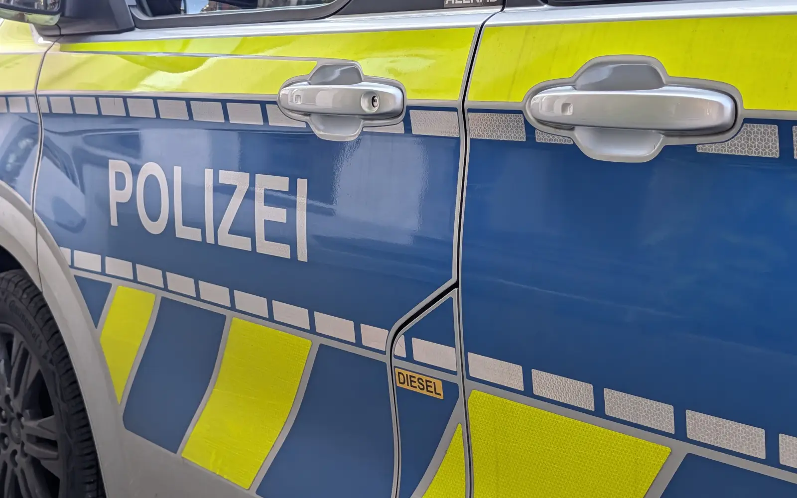 Auf der Sittardsberger Allee in Buchholz ist am Dienstag, 6. Oktober, eine Zehnjährige von einem Auto erfasst und schwer verletzt worden (Symbolbild). Foto: ah