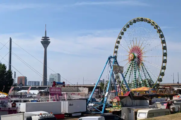 Rheinkirmes feiert 125. Jubiläum mit noch bunterem Programm