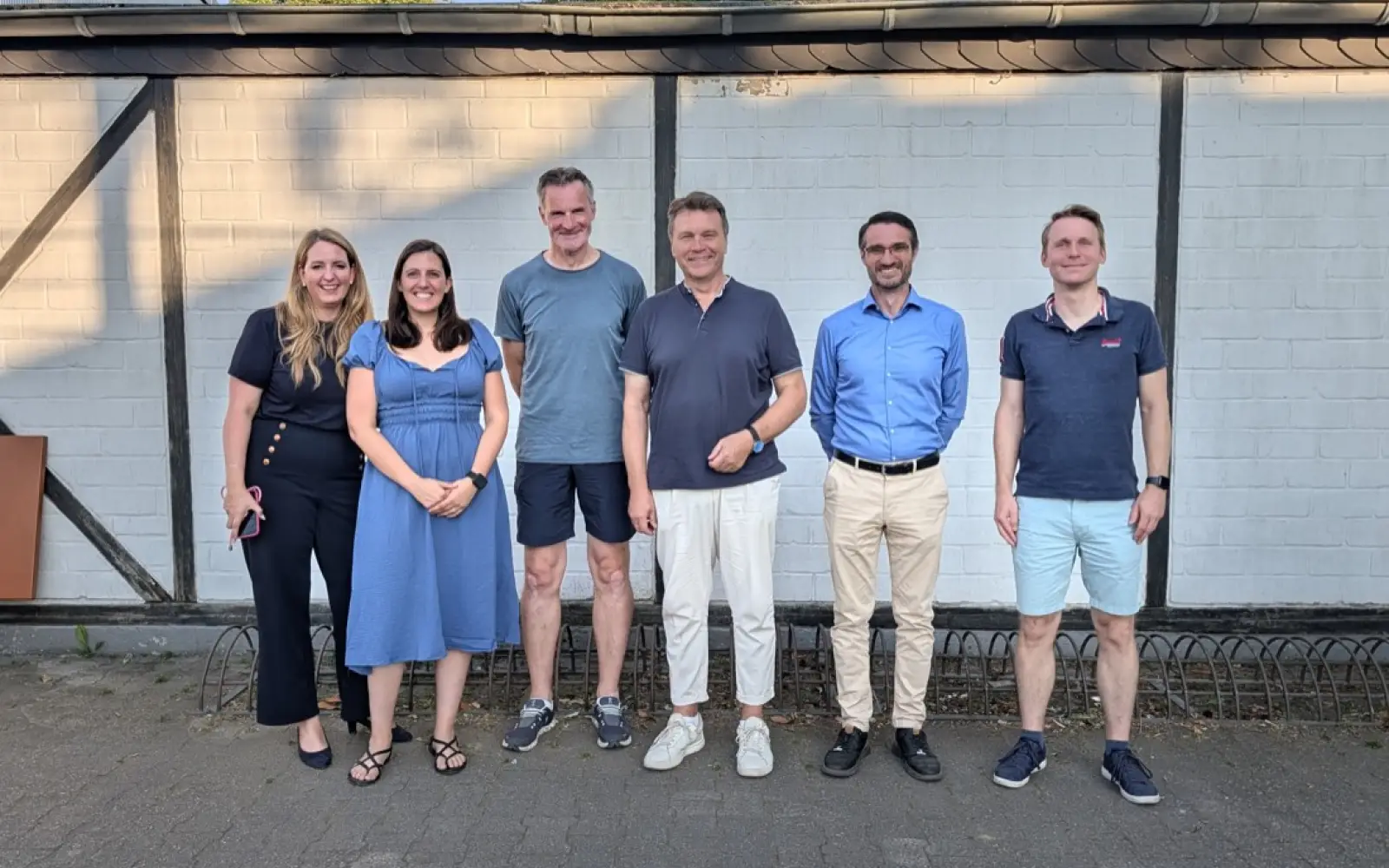 Der neue Vorstand will den Verein unter dem Namen „mein Angermund“ als Bürgerverein öffnen (von links): Svenja Geißler, Vanessa Kiersztyn, Jörg Thewes, Thomas Schnalke, Enzo Curatolo und Jasper Jahn. Foto: ah