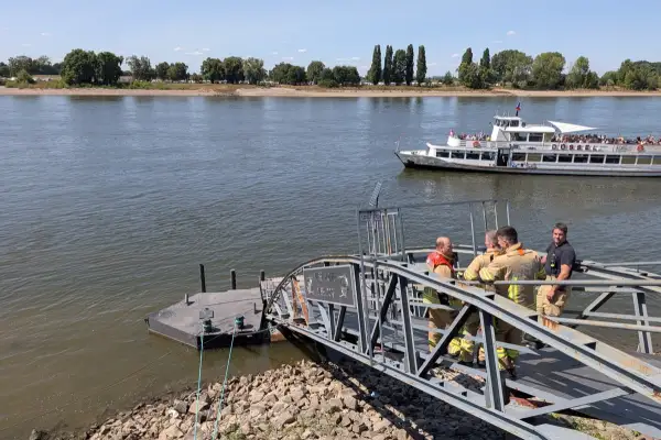[Entwarnung] Metallischer Gegenstand löst Kampfmittelräumdiensteinsatz am Rheinufer in Kaiserswerth aus