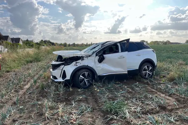 In Mündelheim hat sich nach einem Überholmanöver das Auto einer 48-Jährigen überschlagen