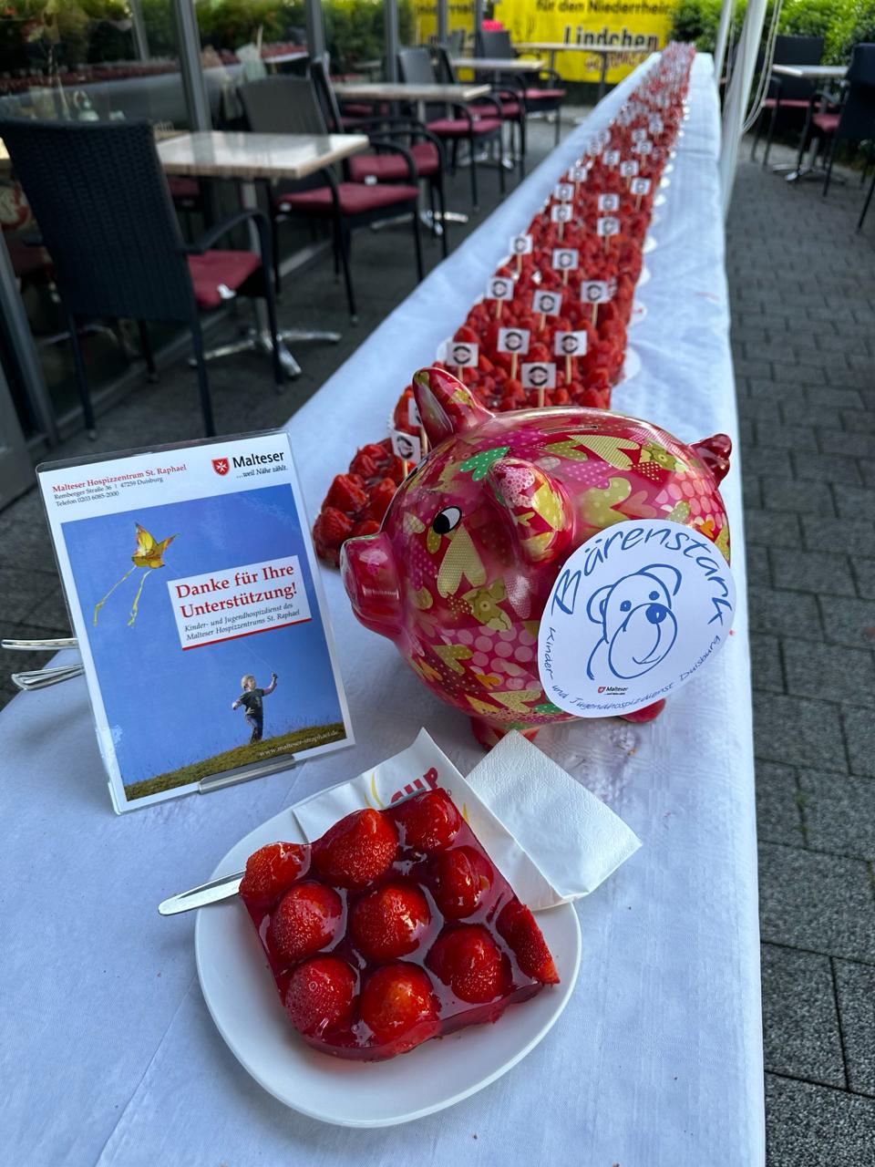 Erdbeerkuchen für den guten Zweck
