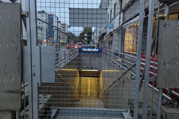 U-Bahnhof Nordstraße: Brandschutzsanierung verzögert sich bis 2028 nach Asbestfund