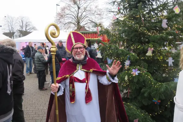 Ein kleiner, aber feiner Weihnachtsmarkt in Wittlaer