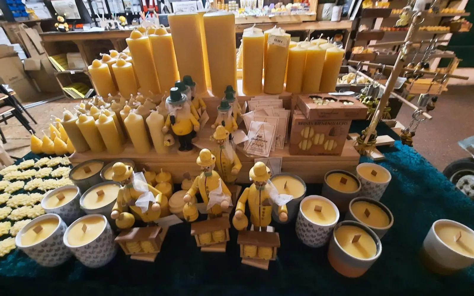 „Lindner's Weihnachtsbasar“ öffnet an diesem Samstag die Türen in Serm. Foto: Bienen Lindner