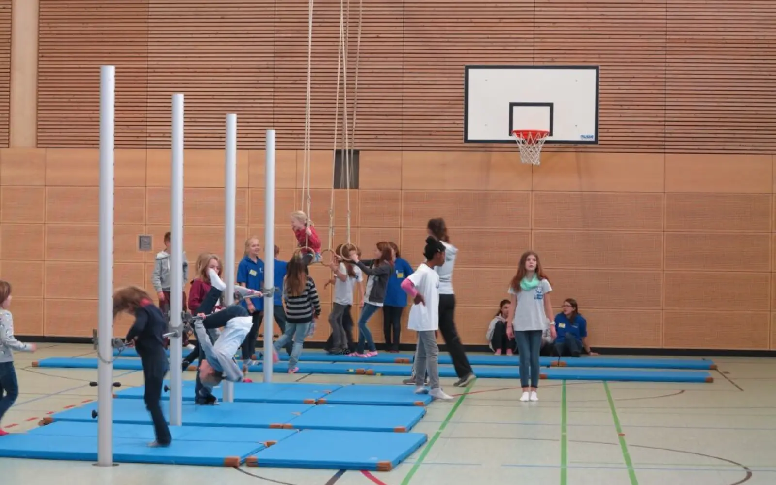 Auch in der Sporthalle konnten sich die Kinder beim Tag der offenen Tür im vergangenen Jahr austoben. Archivfoto: Max-Planck-Gymansium