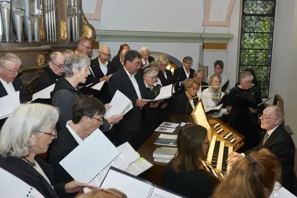Bewegendes Orgel- und Chorkonzert in der Rahmer Kirche St. Hubertus
