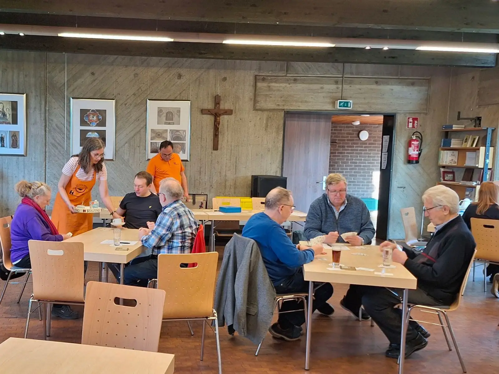 Teilnehmerinnen und Teilnehmer beim Skatturnier im vergangenen Jahr. Foto: privat