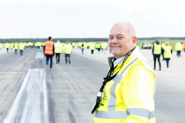 FOD-Walk am Flughafen Düsseldorf: 300 Helfer für die Sicherheit auf der Nordbahn
