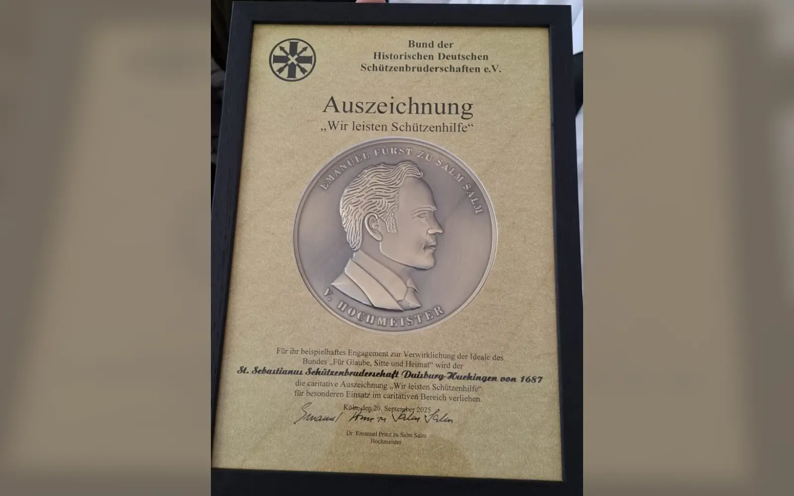 Die Huckinger Schützen sind mit der Auszeichnung „Wir leisten Schützenhilfe“ im Bereich Langzeitprojekt geehrt worden.
Foto: privat