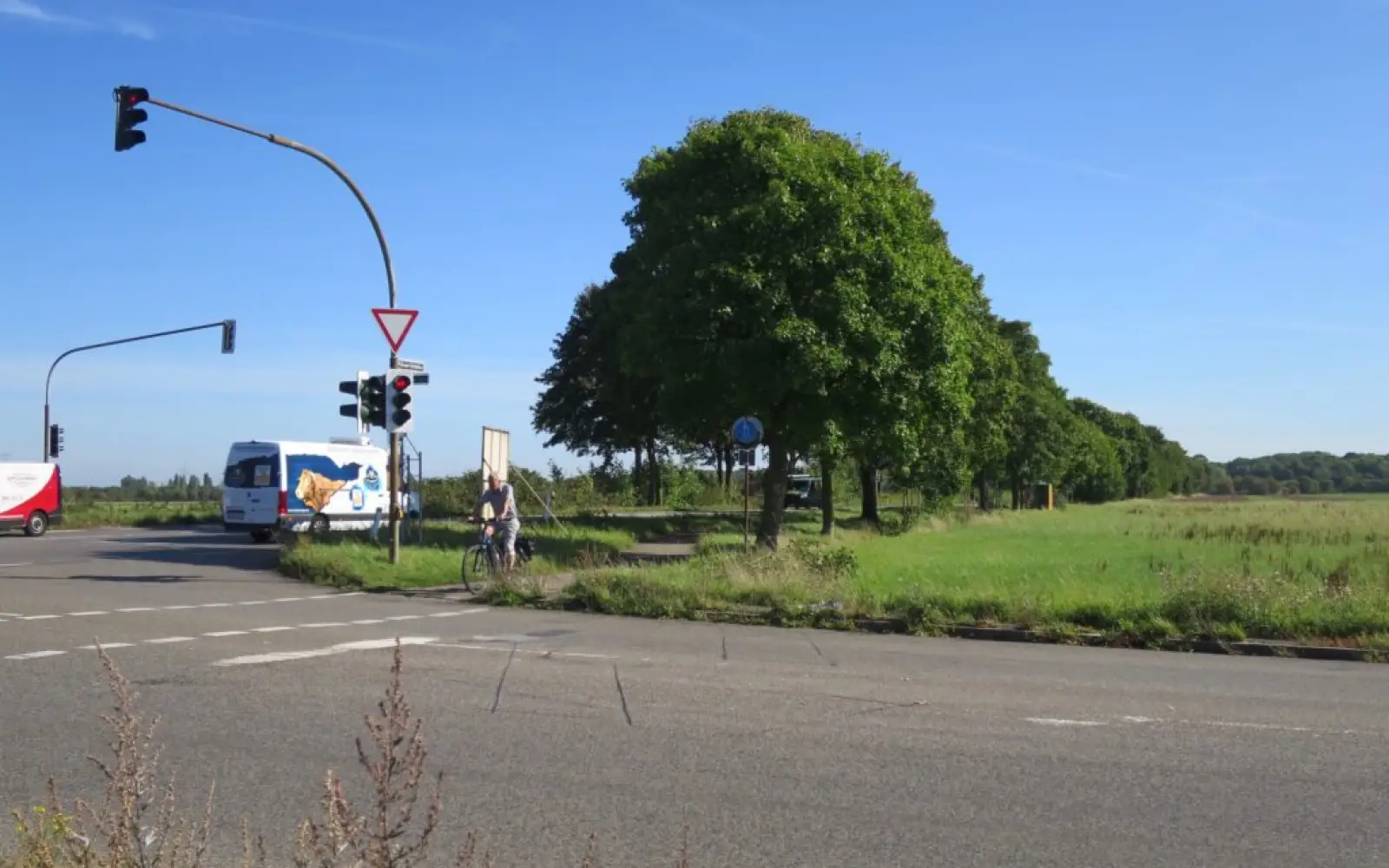 An der Ecke Kalkumer Schlossallee/Zeppenheimer Straße ist der Neubau einer Rettungs- und Feuerwache geplant. Foto: hs