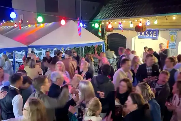 Angermunder Oktoberfest serviert bayrische Spezialitäten