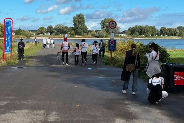Kaiserswerther räumen beim Rhine Clean Up auf