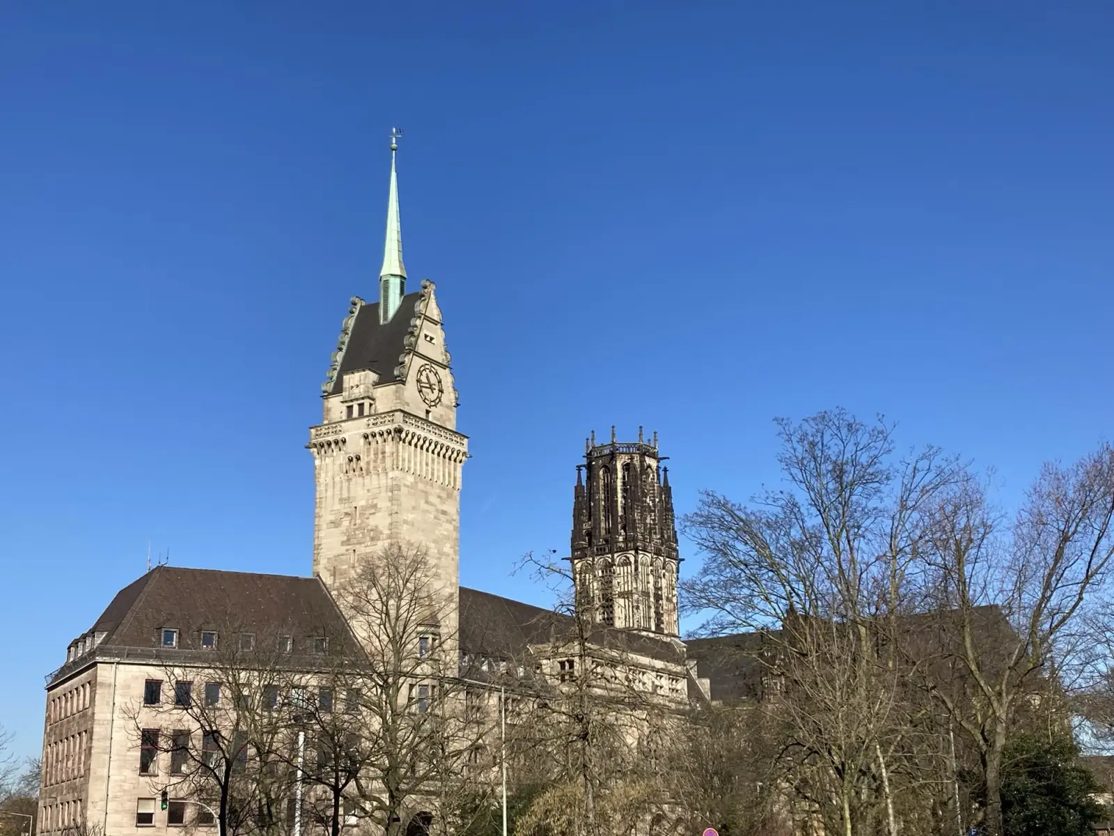 Wer Oberbürgermeister in Duisburg werden wird, entscheidet sich am 28. September durch die Stichwahl. Foto: sam