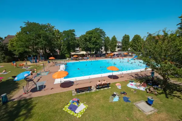 Abschwimmen im Flossen weg mit Flohmarkt und Saisonverlängerung