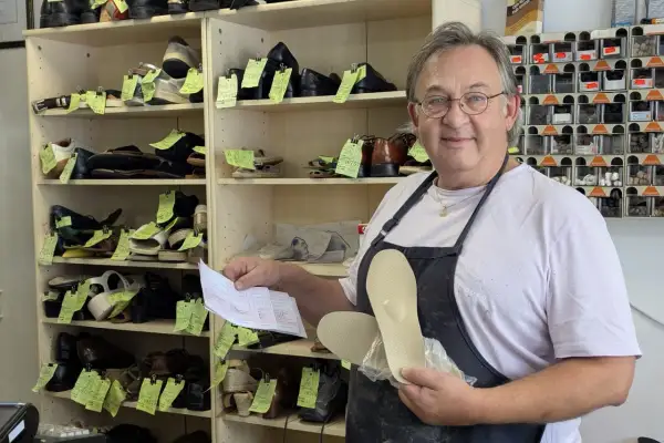 Orthopädie-Schuhmacher Wolfgang Beck in Lohausen: Handwerk, das Kunden überzeugt
