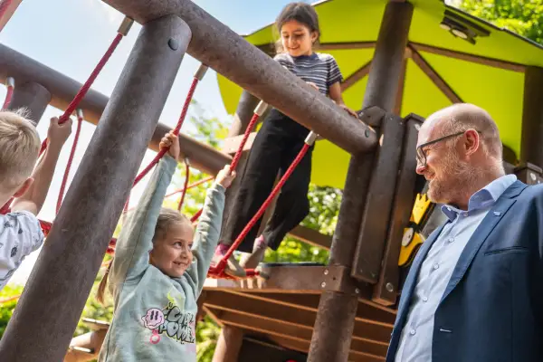 Duisburg schafft Elternbeiträge für den Offenen Ganztag ab