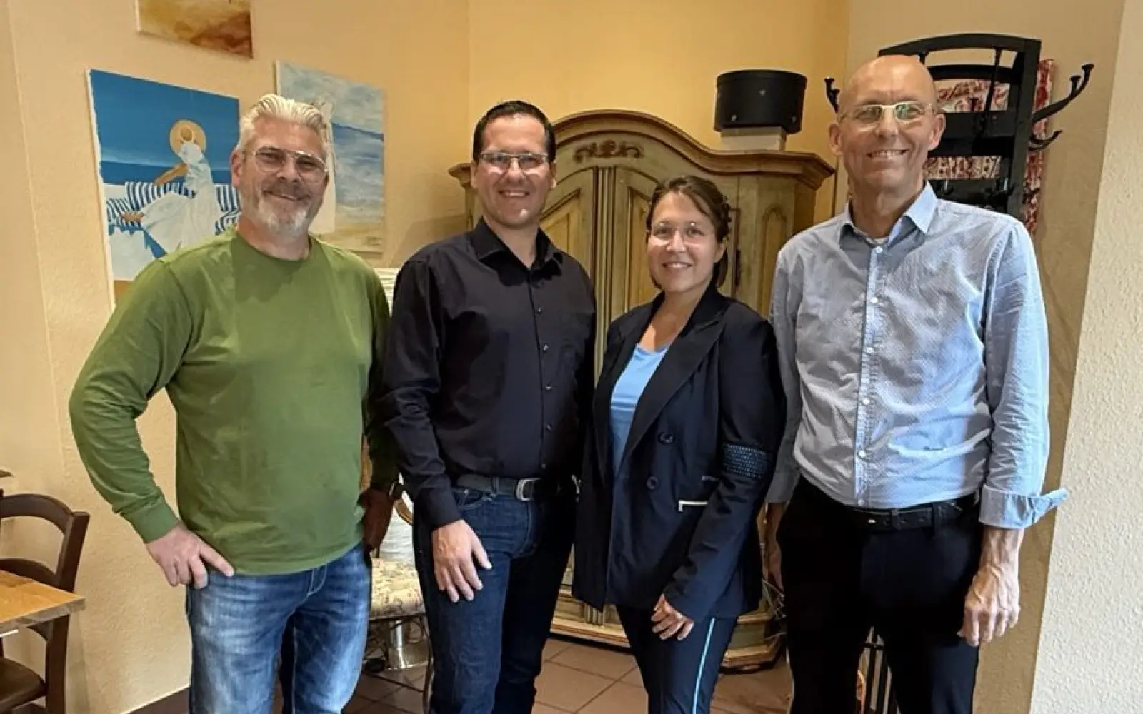 Ralph Cornielje (stellv. Vorsitzender), Stefan Golißa (Vorsitzender), Ann-Kathrin Prömpers (Kassenwärtin) und Eberhard Schulz (Schriftführer) (von links) bilden den neuen Vorstand der Werbegemeinschaft Lohausen. Foto: privat